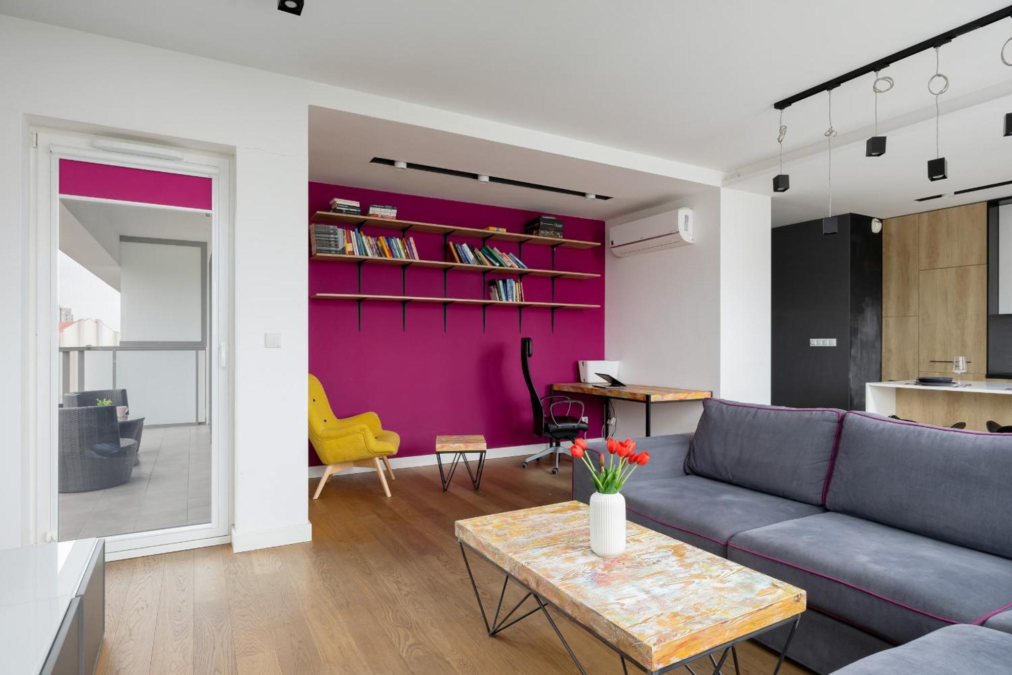 With Terrace & Parking By Renters Warschau